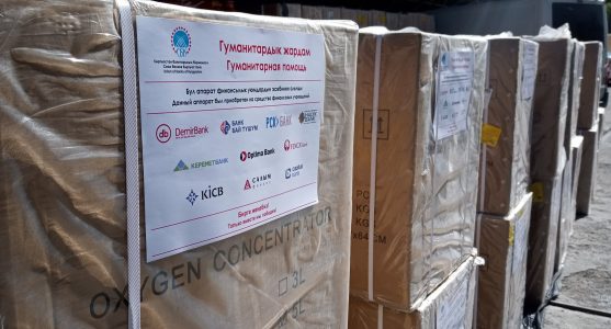 Oxygen concentrator handover ceremony 001